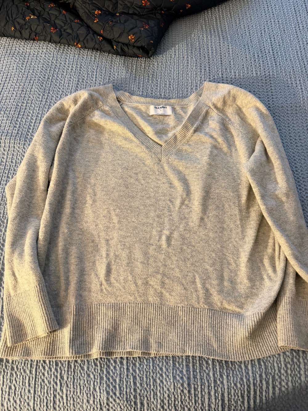 Old Navy SoSoft Cashmere Blend V-Neck Sweater - Light gray XL